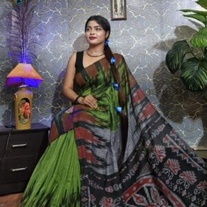Pattachitra Passion – Hand-painted Tales on Cream Canvas